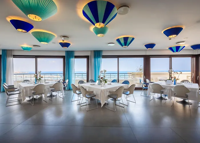 Jr Grande Delle Nazioni מלון